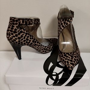 New Nine West Ankle Strap Leopard Print Heels